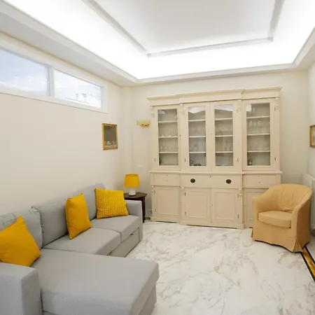 Casa Regina Neapol